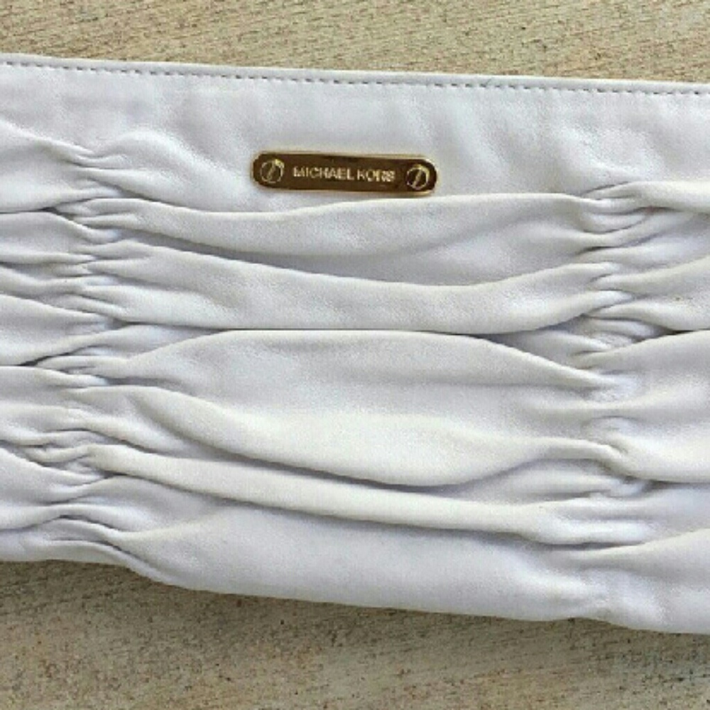 MICHAEL KORS CLUTCH